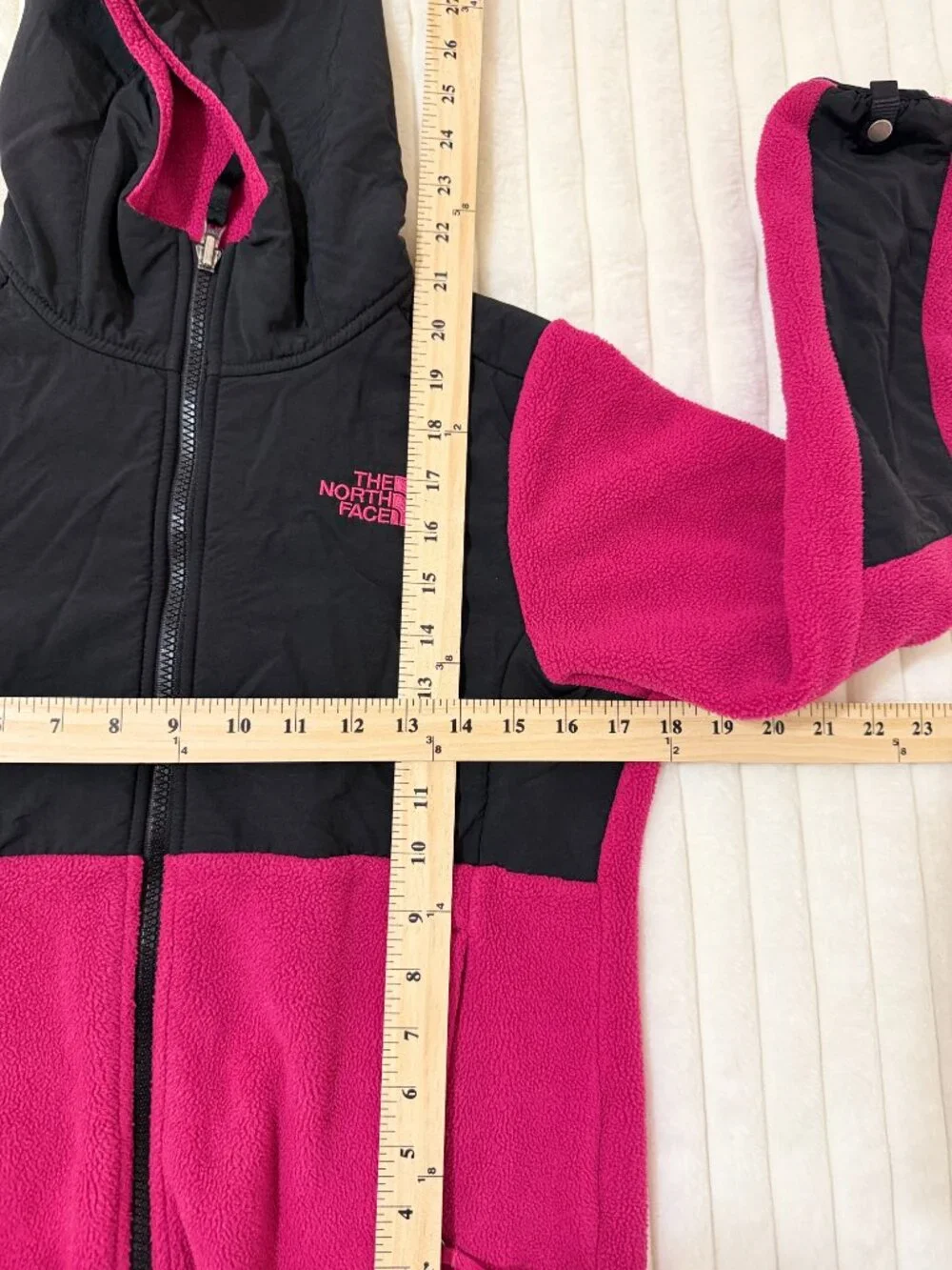 The North Face Girls M 10/12 Pink Black Hooded Fleece Full Zip Jacket  Category:
